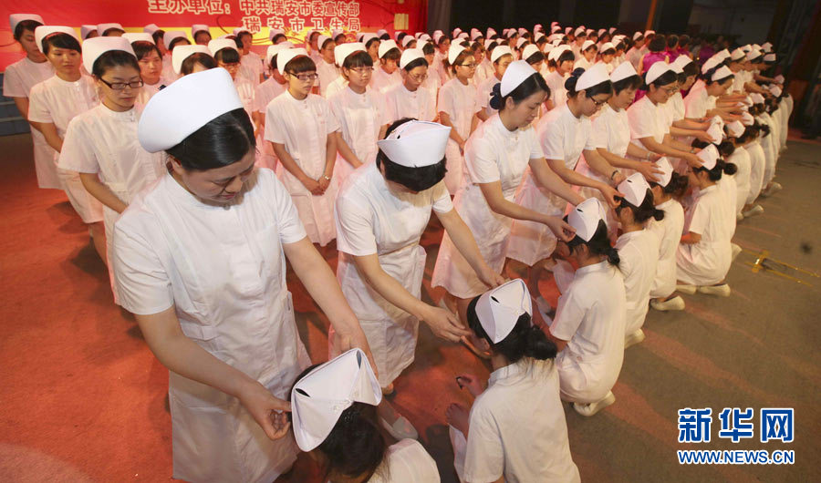 护士帮忙取精费用高么小护士献身取精