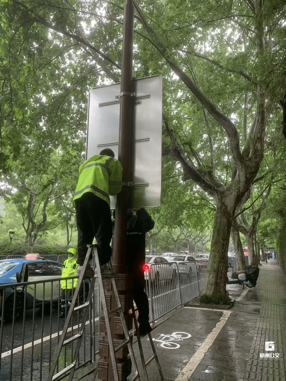 公交车灌浆，城市交通的新篇章-第2张图片