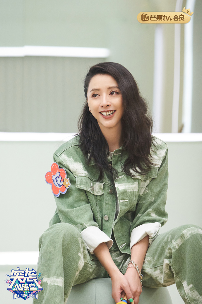 黄小蕾三级黄小蕾三级，专业成长的里程碑