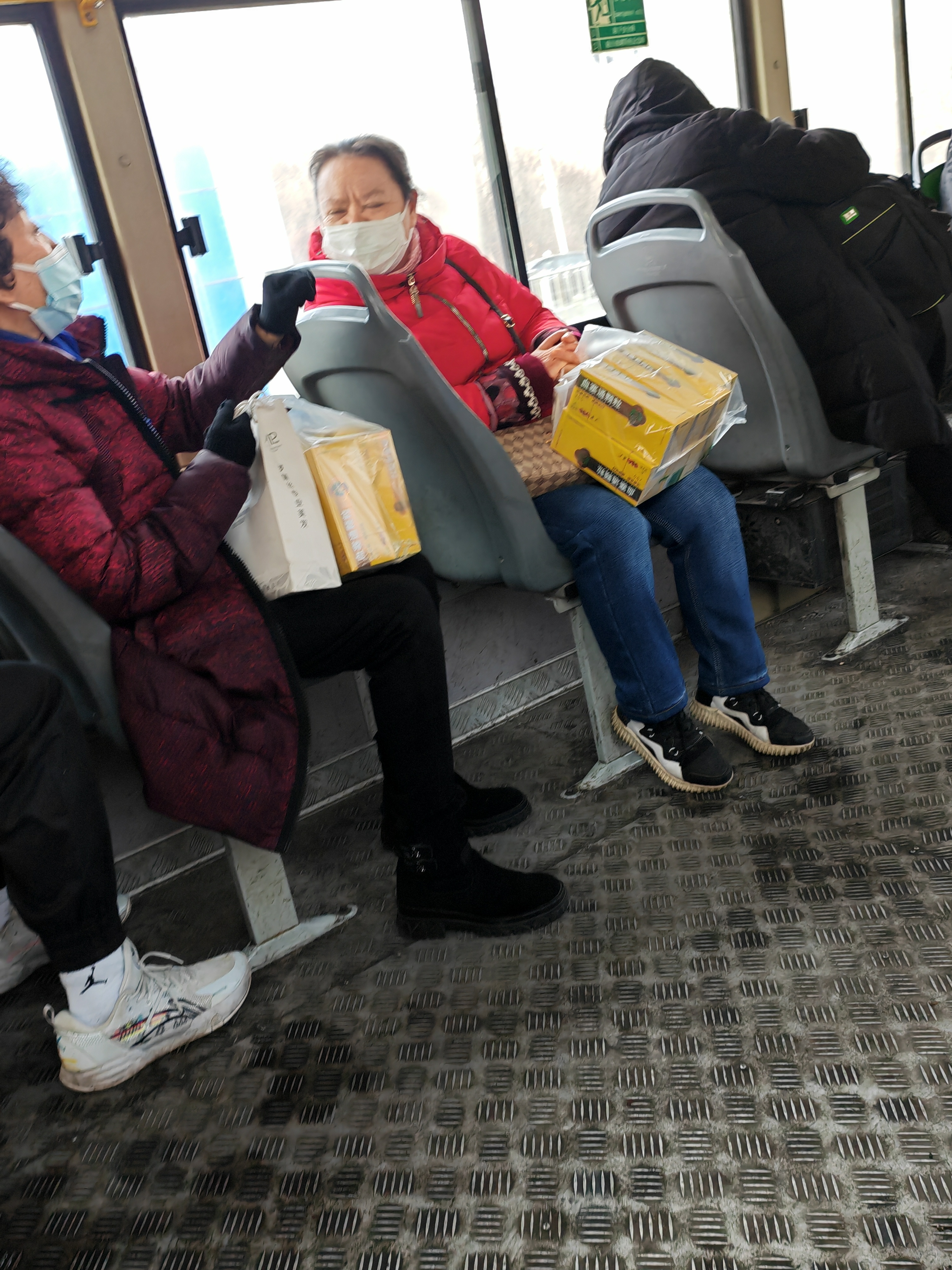 公交车上荫蒂添好舒服的电影