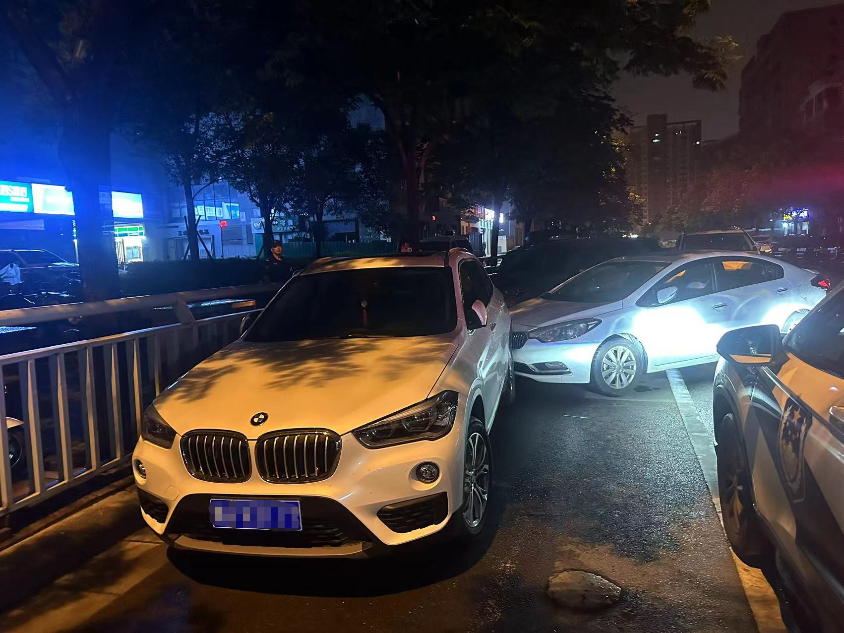 在车里撞白月在车里撞我八次高黄肉事件