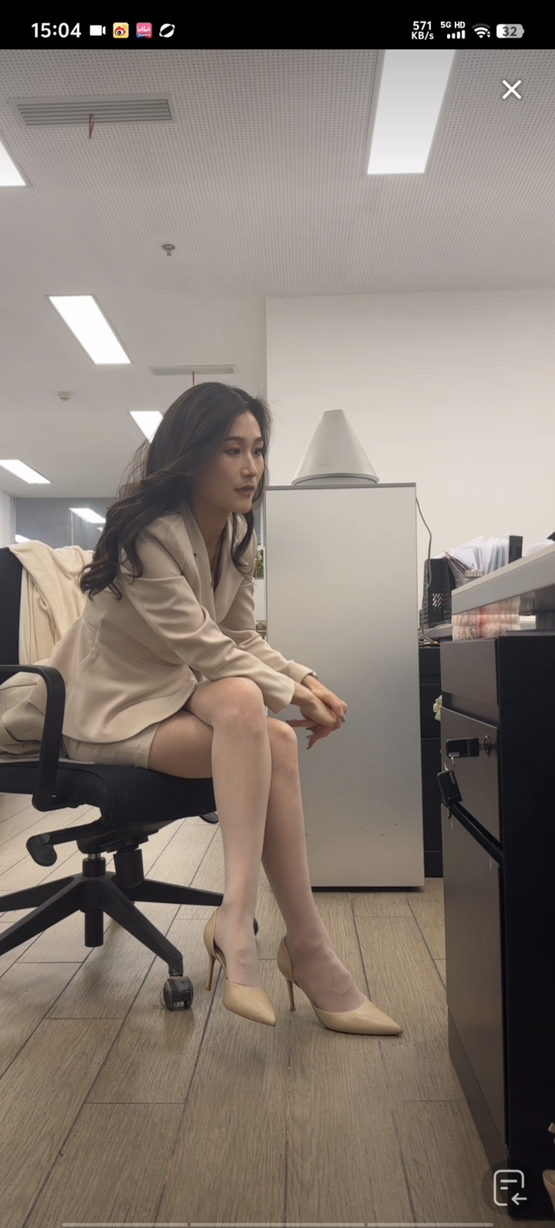 舔老师丝袜脚的事件