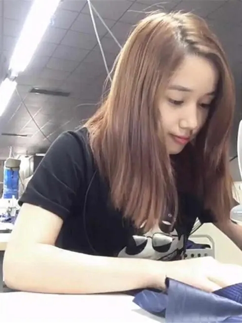 两女一桶两女一桶的故事