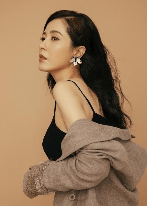 美女的胸无遮挡无内衣无马赛克视频美女无遮挡的性感魅力