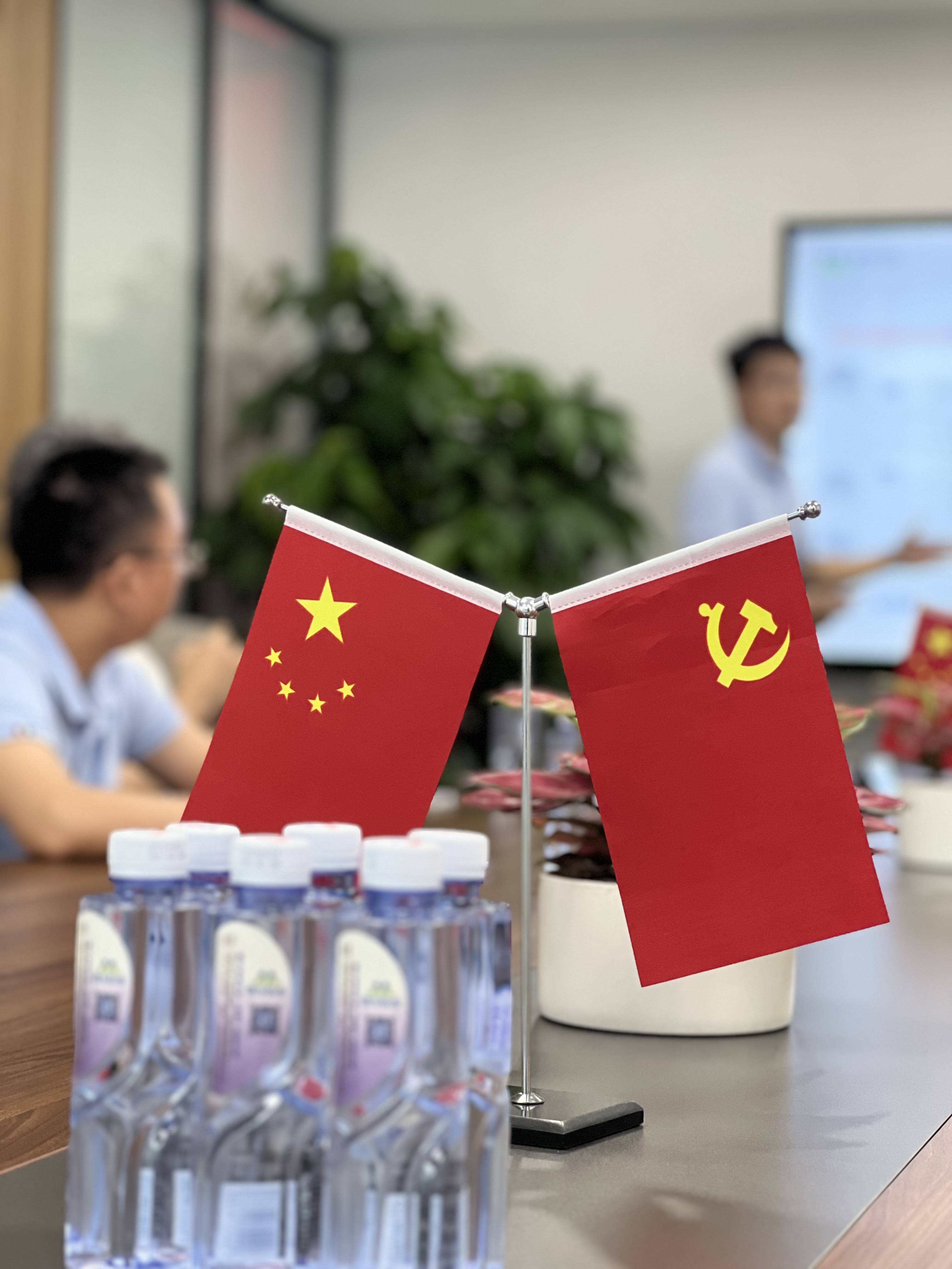 探索教育新篇章，jjzz老师的引领之路