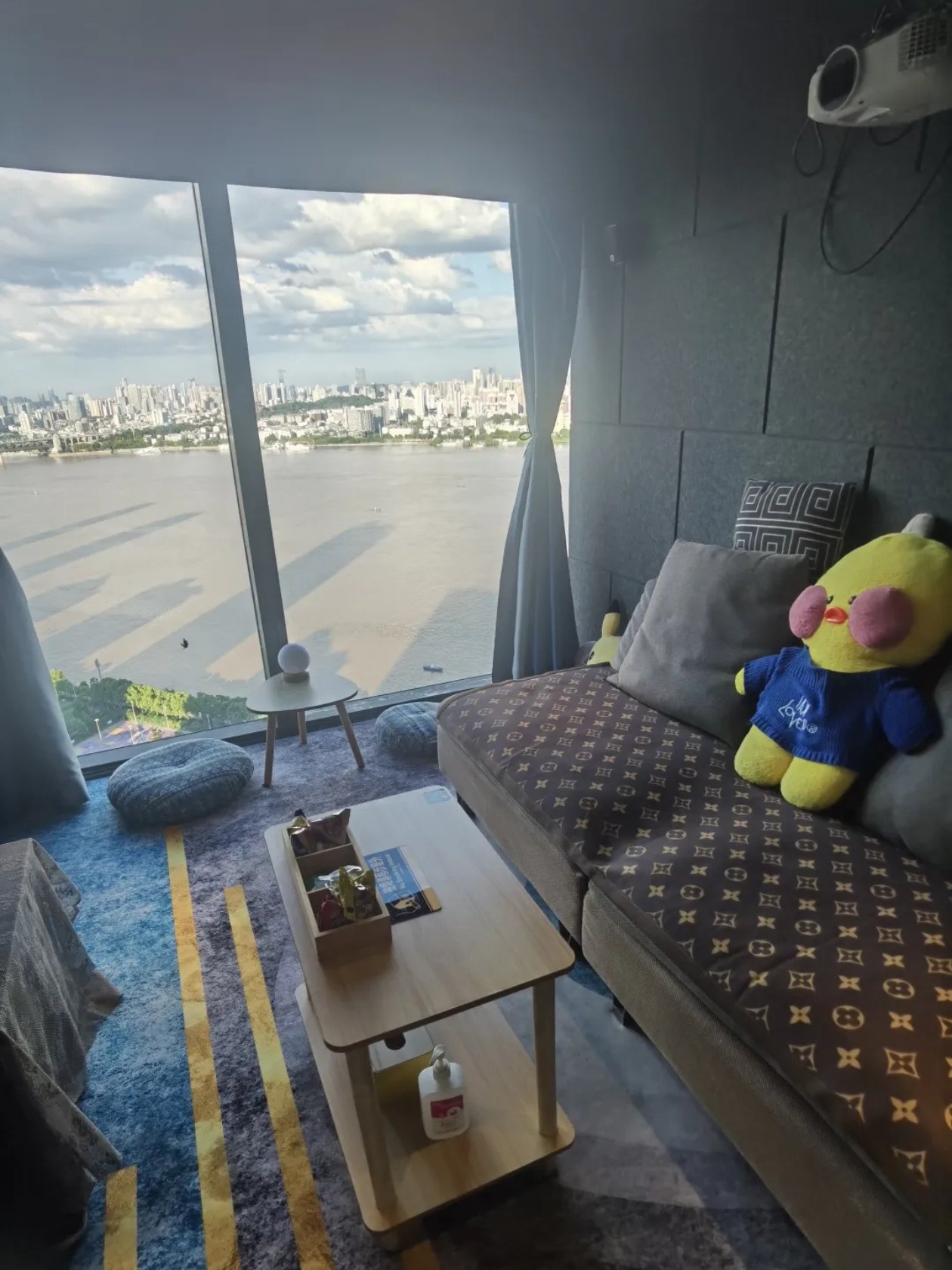 私人院影院私人院影，私密空间的艺术-第3张图片
