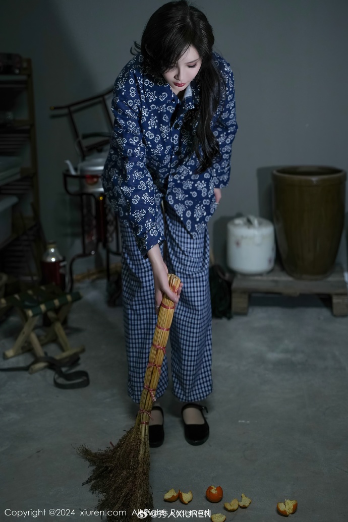 周妍希一丝不挂