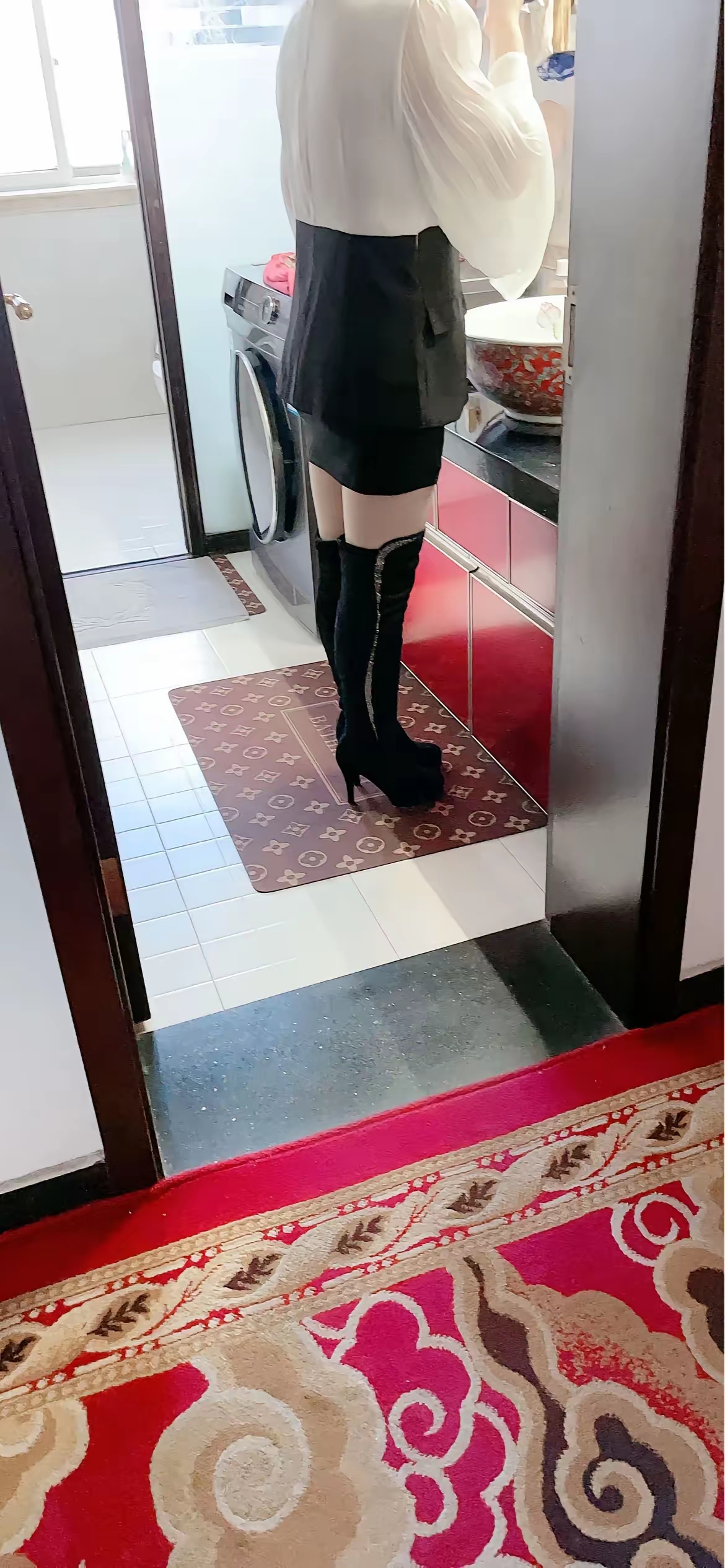 美妇公车湿润之旅