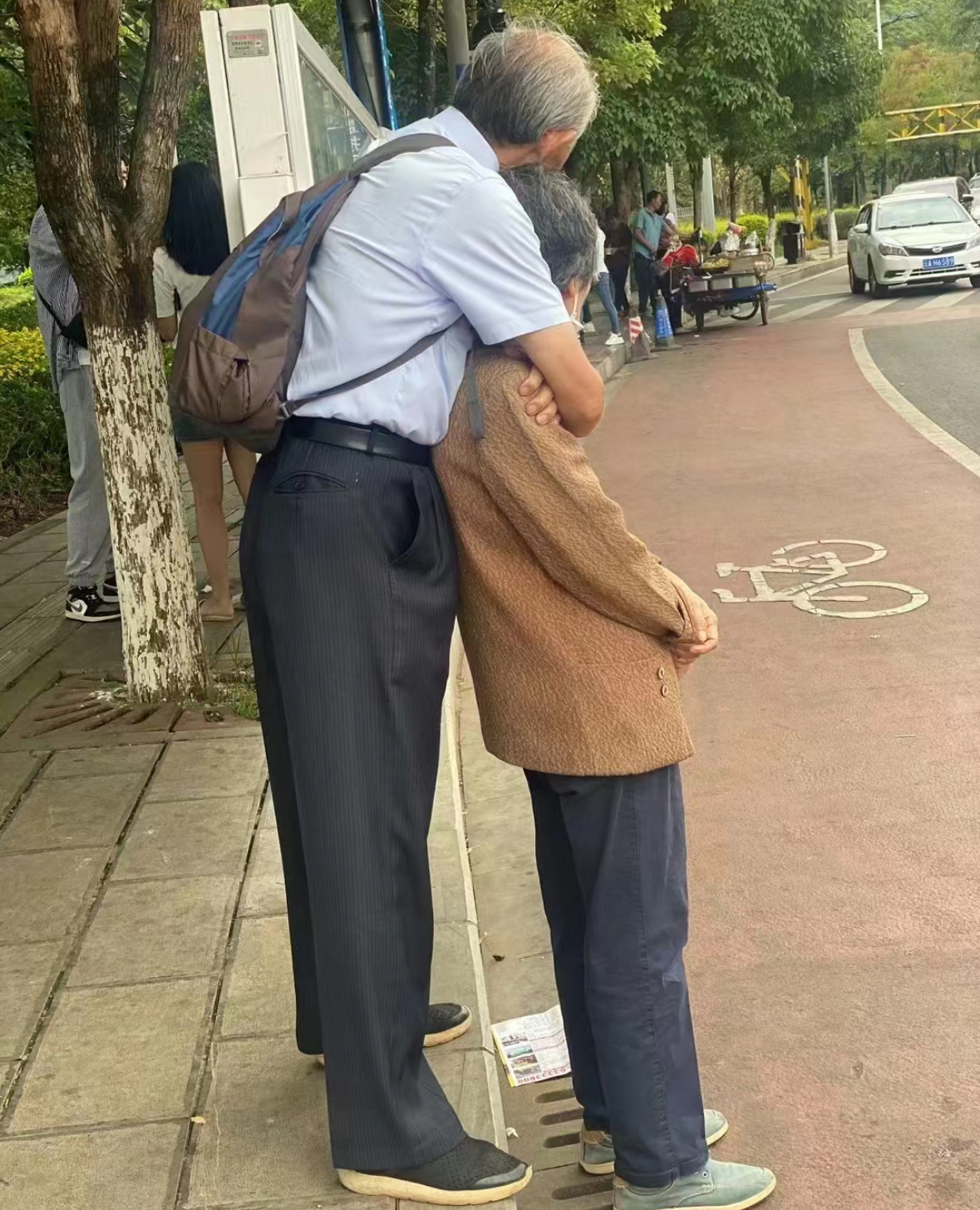 旅游换伴交流故事100篇娇妻互换爽文，电影中的浪漫之旅