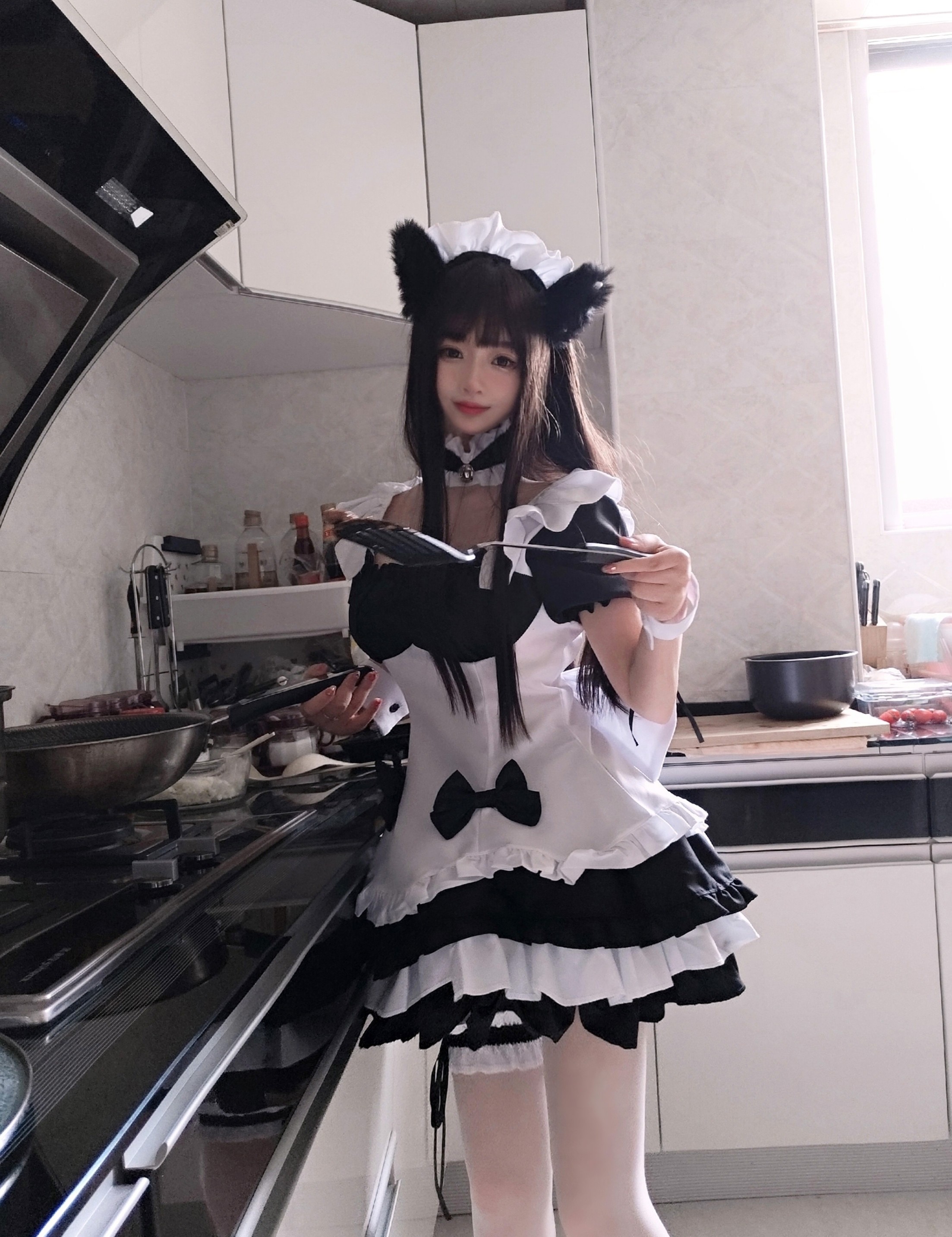 美女露露美女露胸之美-第2张图片