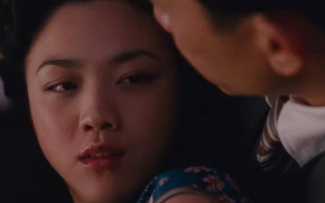 艳妇乳肉豪妇荡乳A片色戒，禁忌与诱惑-第2张图片