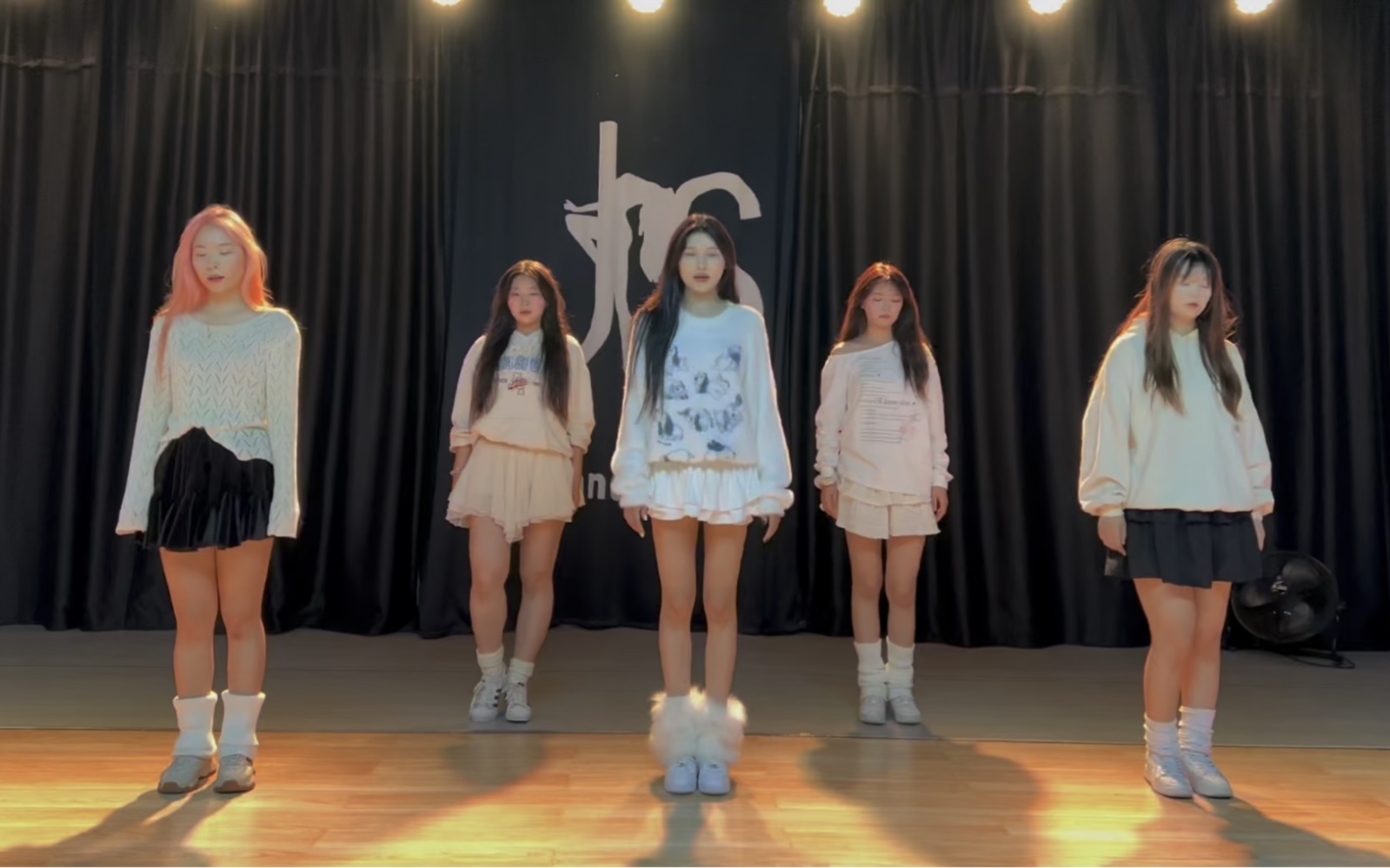 女生18岁学HIPHOP女生18岁学HIPHOP，青春的舞步与梦想-第2张图片