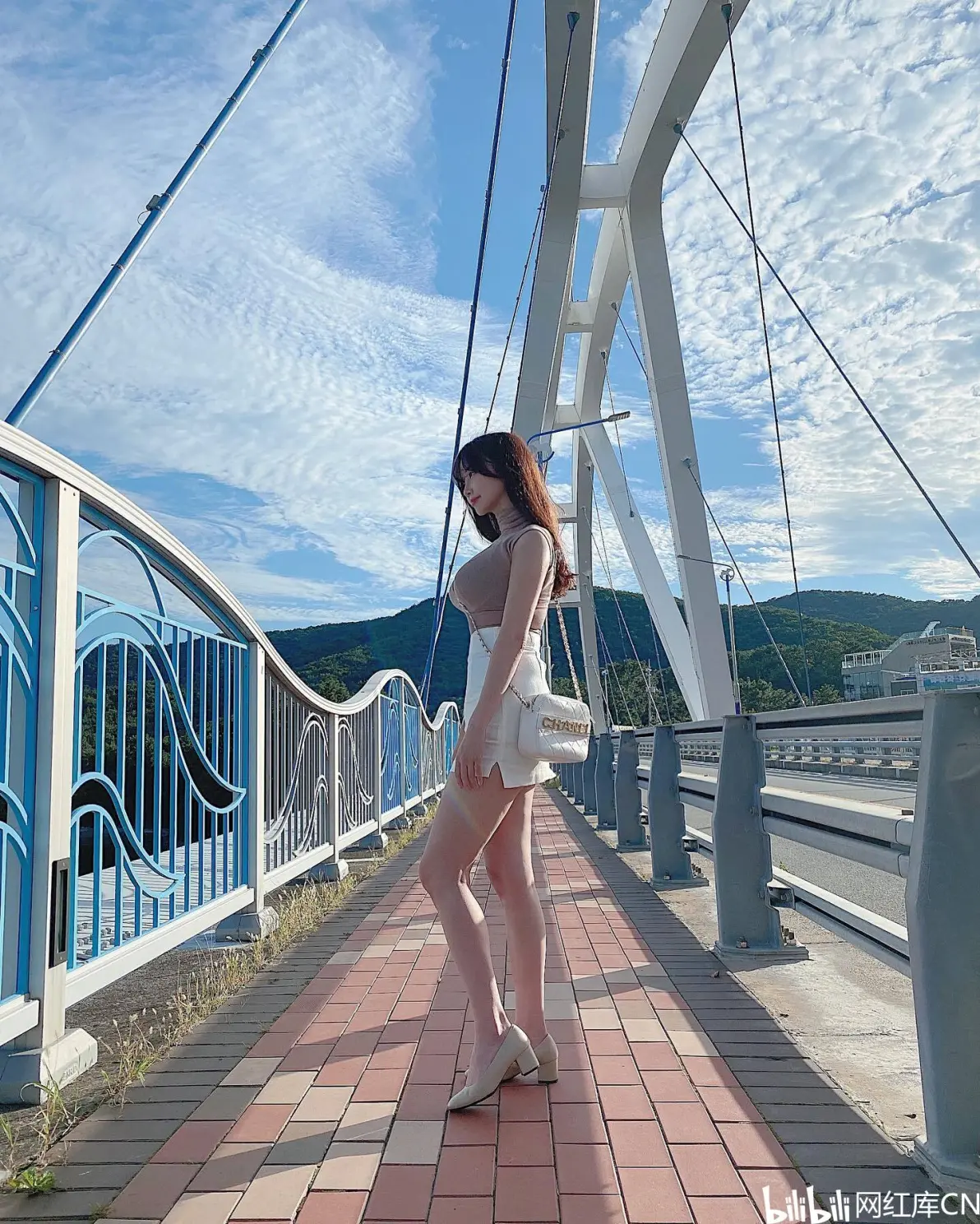 韩国女主播夏娃凸点，魅力四溢的直播女神-第3张图片