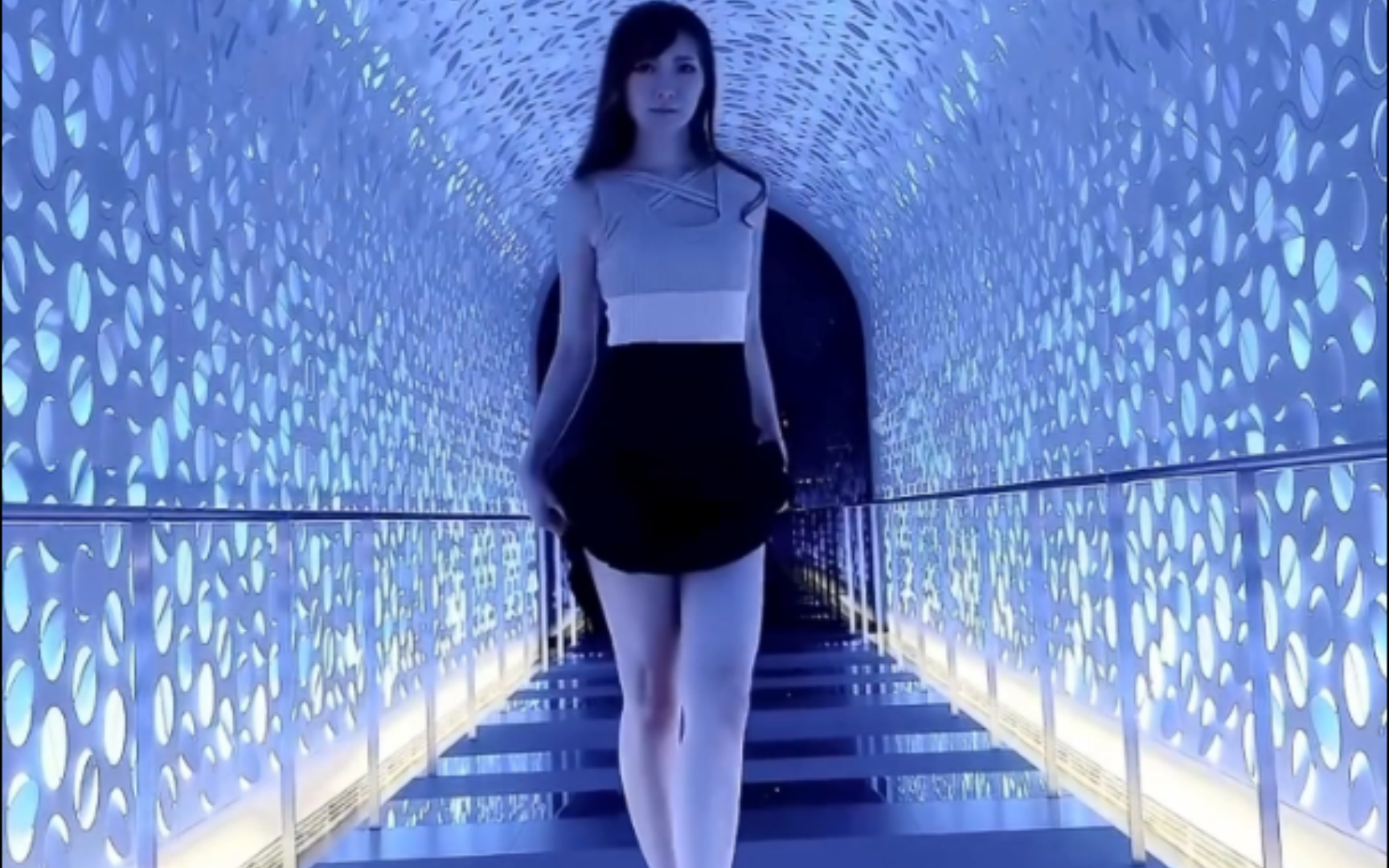 美女拉开腿，让男生桶到爽-第3张图片