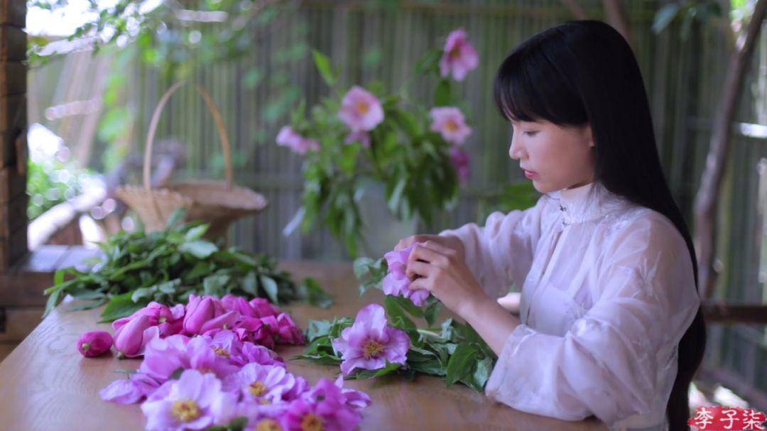 女朋友她妈妈222BD女朋友她妈妈222BD-第1张图片