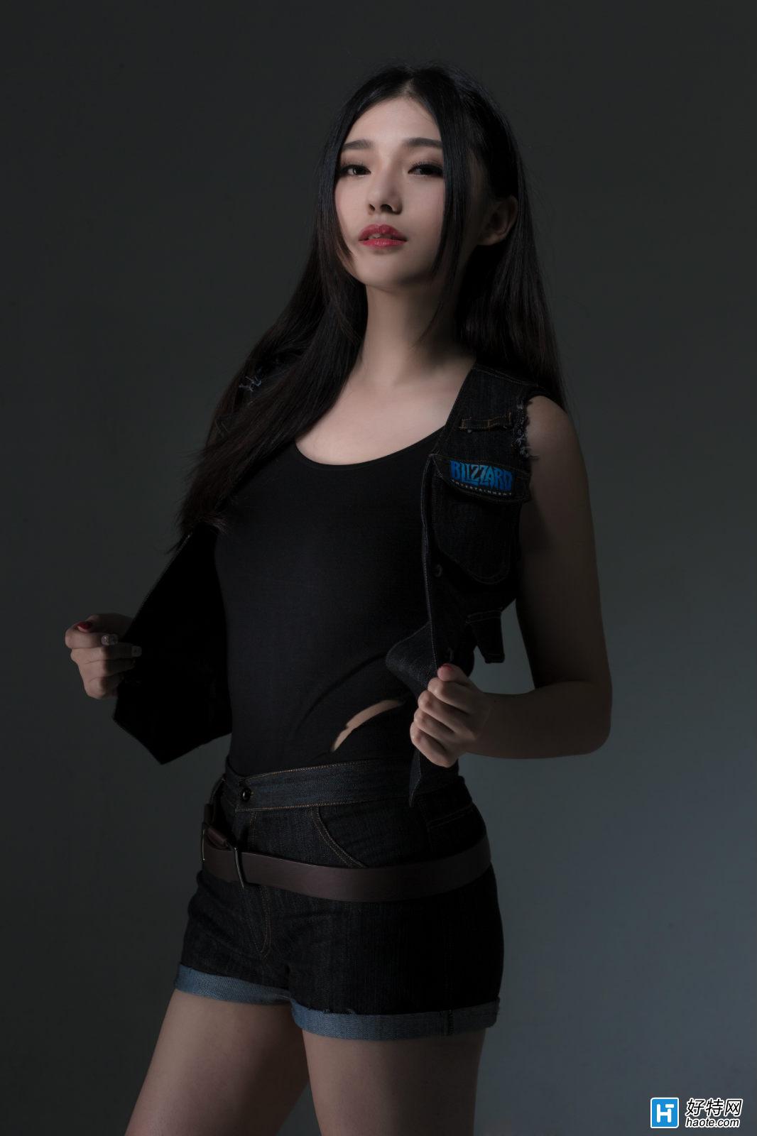 解开老师的皮带解开老师的乳罩，揭开教育背后的秘密