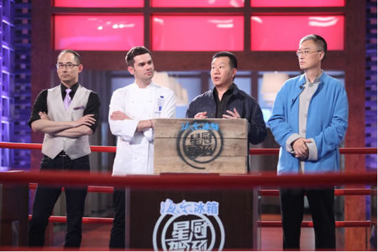 在厨房挺进市长美妇雪臀在厨房挺进市长美妇雪臀-第3张图片