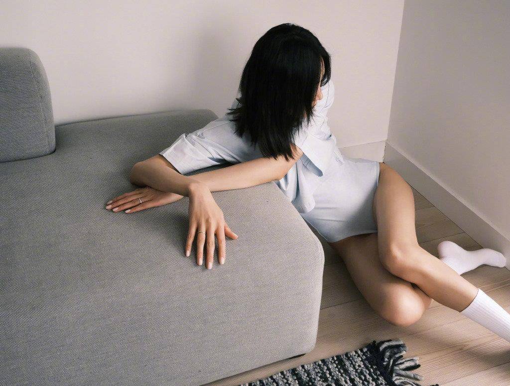国模盈盈揭秘B12O人体私拍-第2张图片