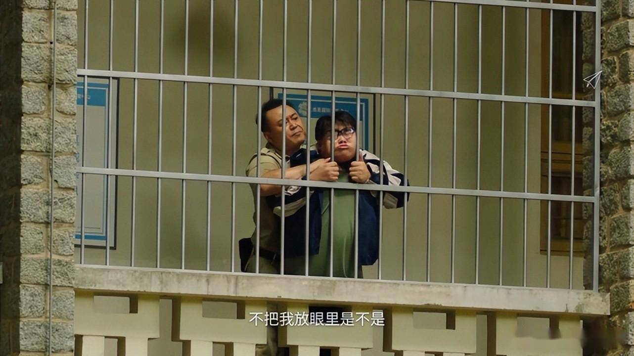 逃离高墙房间怎么进逃离高墙房间，逃离束缚与自由的探索-第3张图片