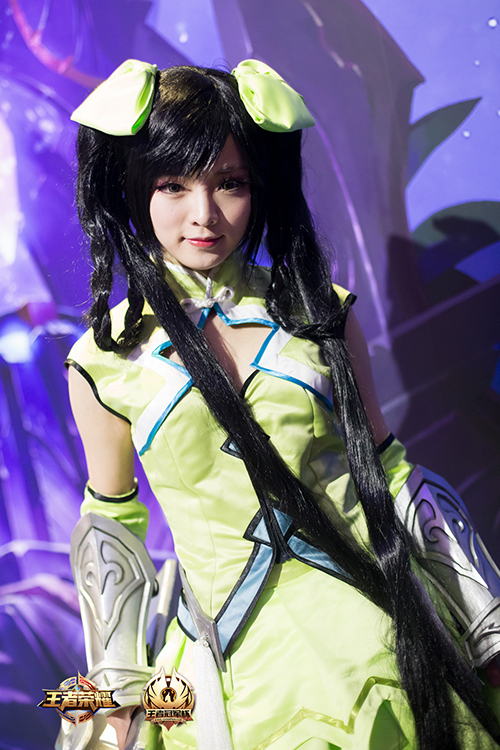 游戏美女死亡动作视频游戏美眉，青春的魔法使者