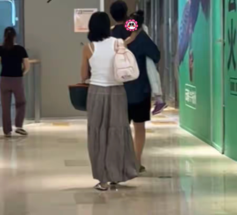 一边摸着奶一边爱的温馨之旅