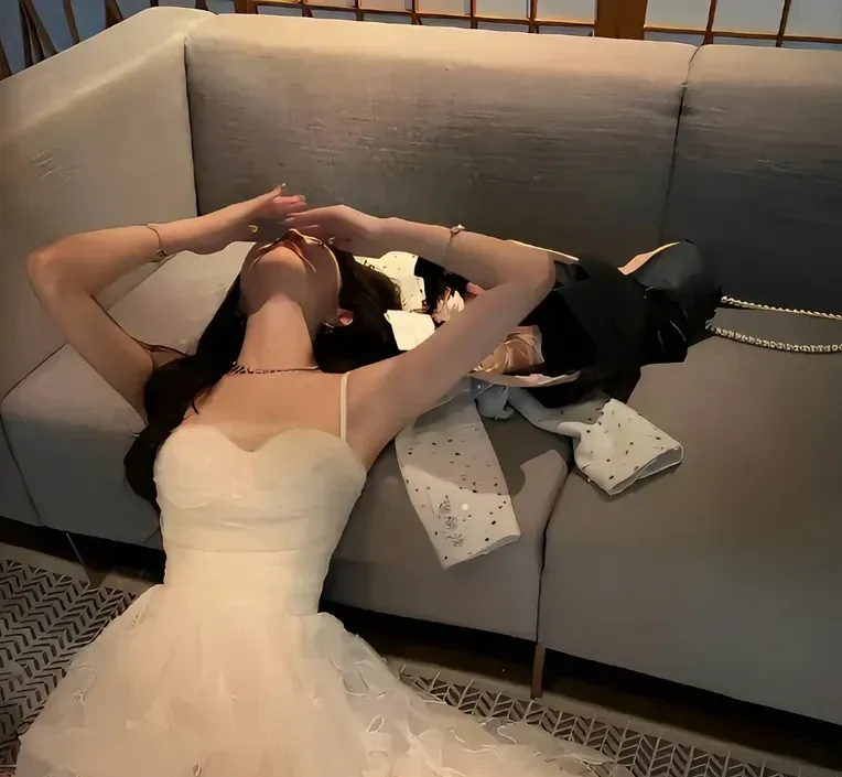 真人女性背景图片大全 唯美图片真人实拍女处被破WWW老狼-第3张图片