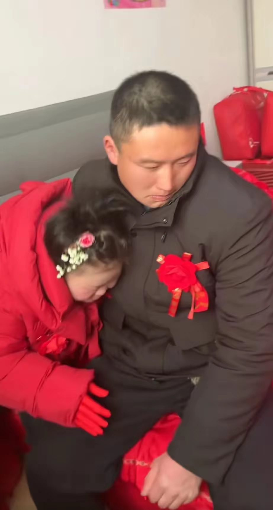婚婚欲睡一女三男婚婚欲睡一女三男的爱情故事-第2张图片