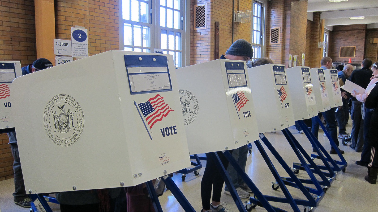 eighteen-year-olds are not mature enough to vote.欧美小伙与老太深情视频-第3张图片