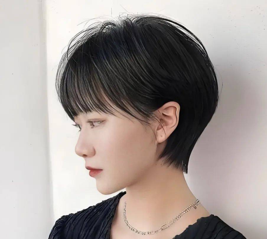 小熟女，优雅与智慧的女性-第3张图片