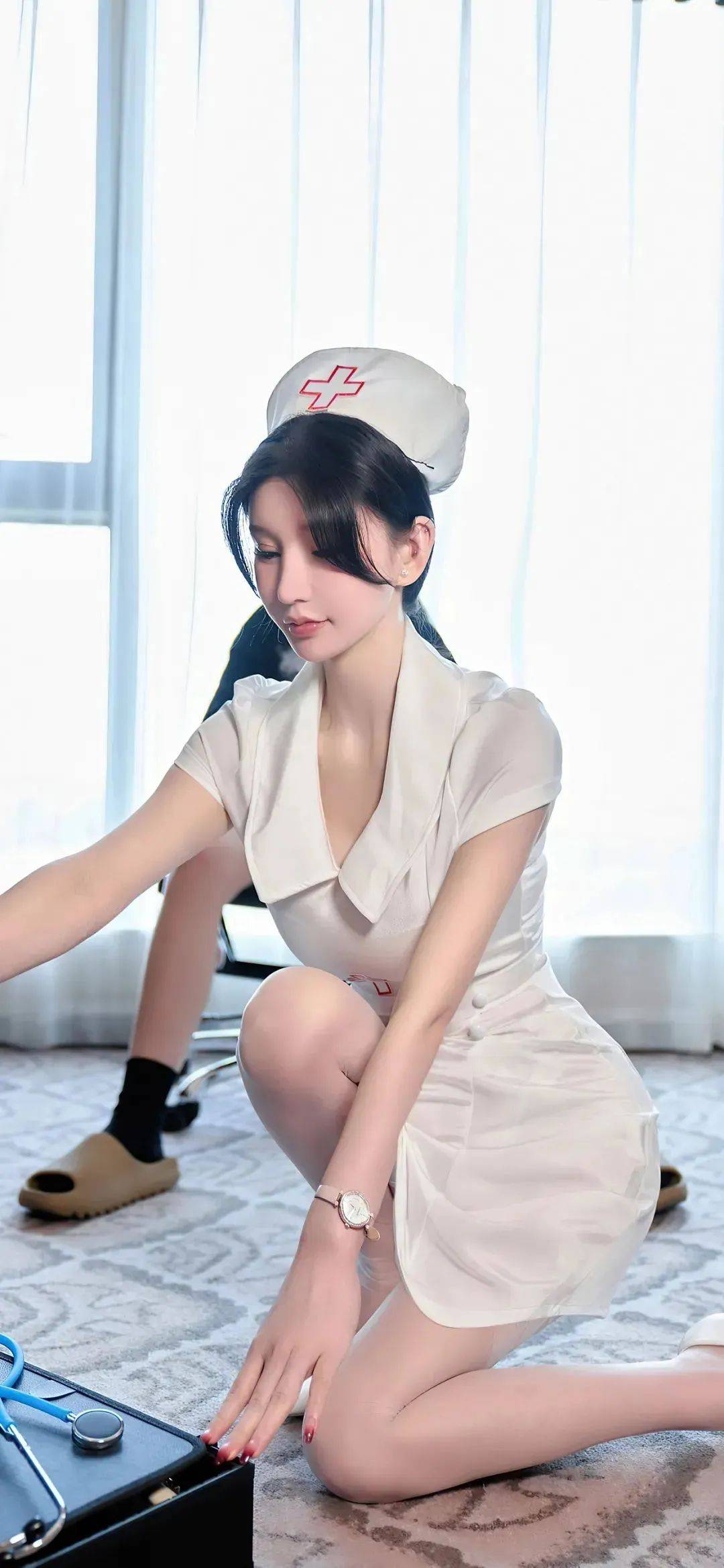 美女露底照美女露底照，诱惑与隐私的交织