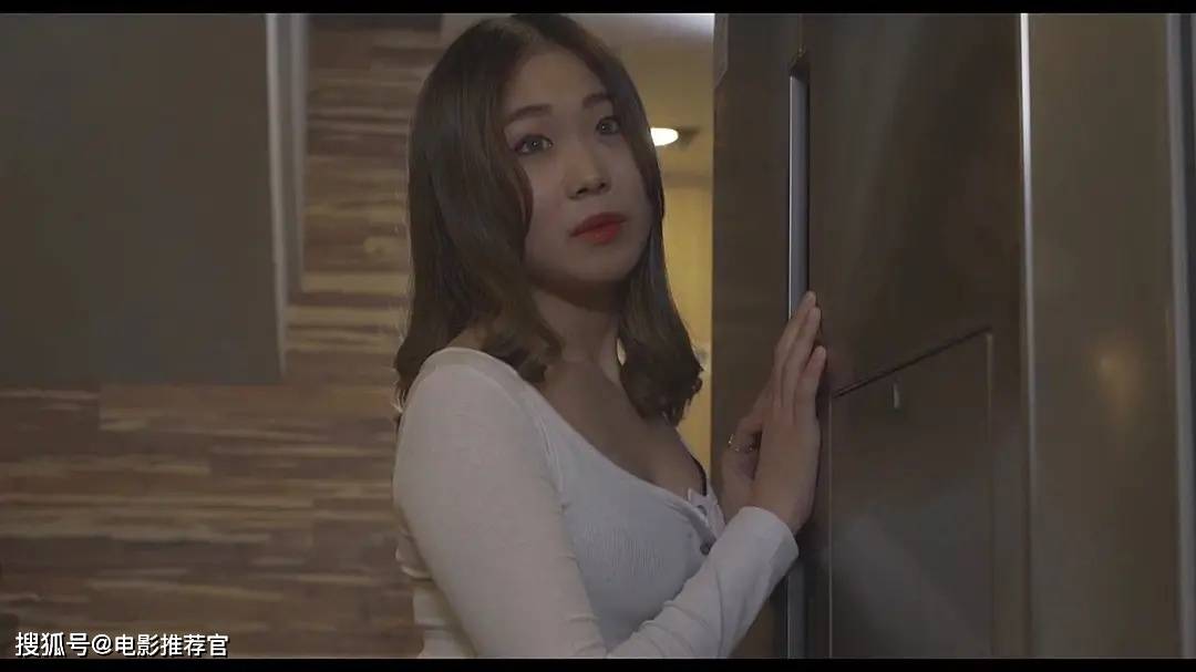 美女隐私与黄www视频，诱惑与道德的交织-第2张图片