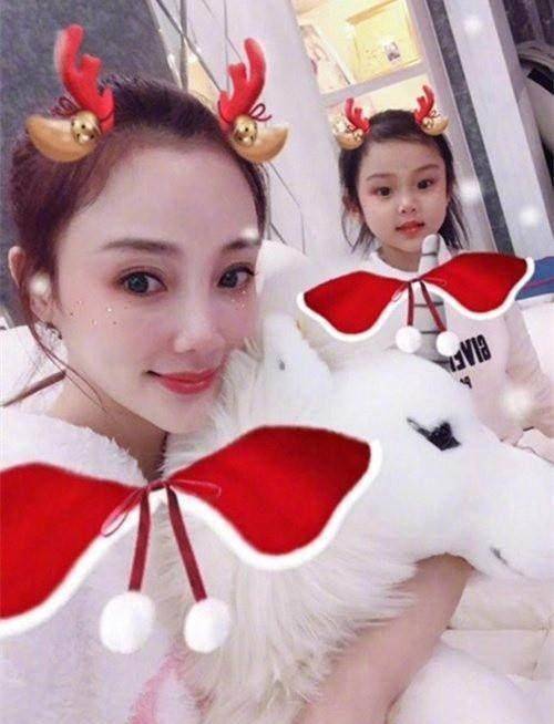pg one 李小璐PG One与李小璐，娱乐圈的璀璨星辰-第2张图片
