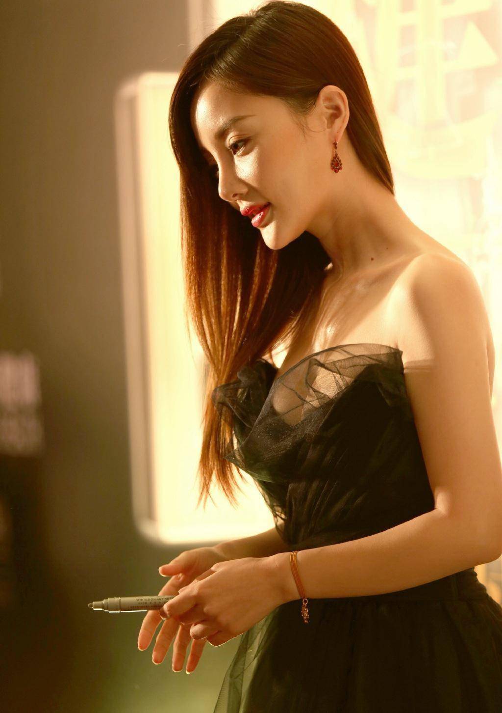 李小璐不雅图片李小璐不雅图片事件
