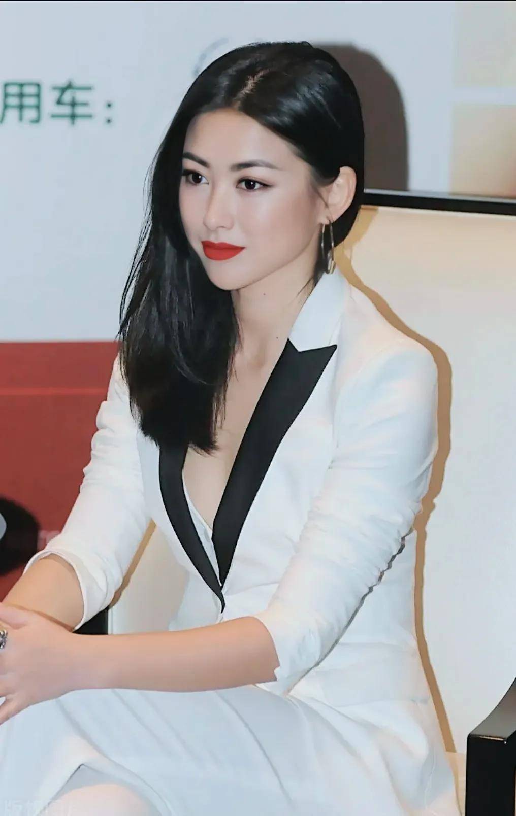 丰满多毛的大隂唇