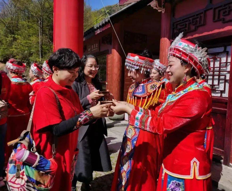 土家族的风俗习惯土家族的风俗习惯-第2张图片