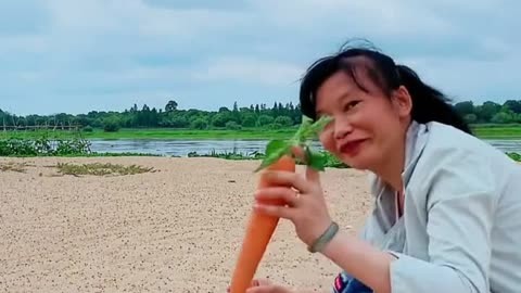 拔萝卜又叫又疼原声视频拔萝卜又叫又疼原声视频-第1张图片