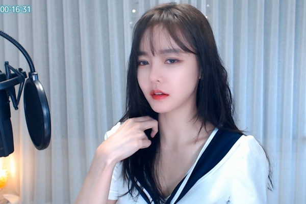 免费观看美女直播网站APP推荐-第2张图片