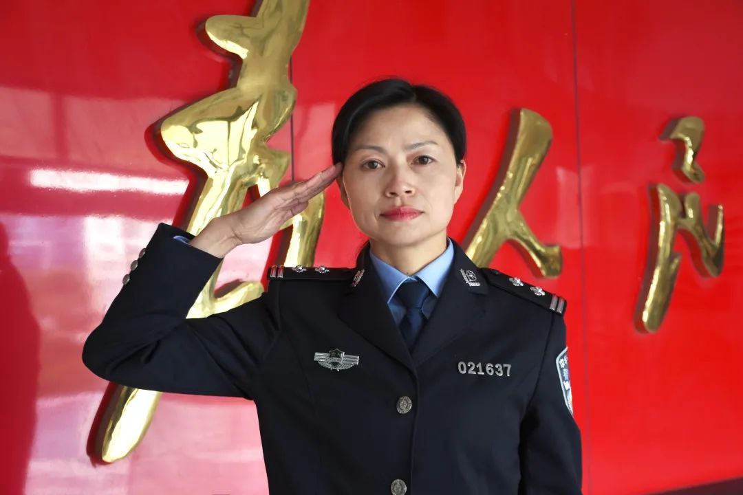 岳梅岳梅之韵-第2张图片