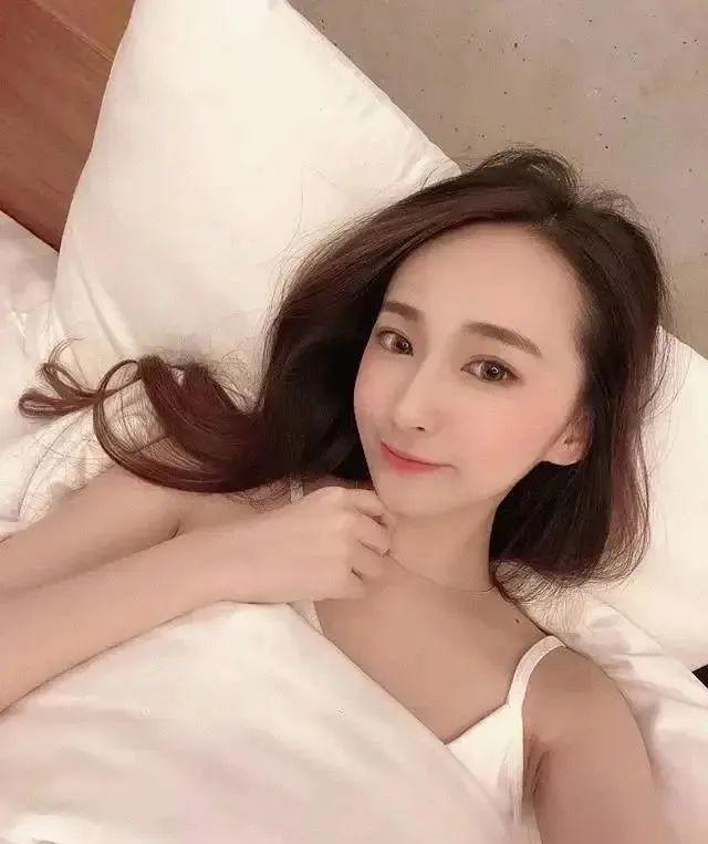 美女脱内衣裸身尿口露出来视频美女脱内衣裸身尿口露出来-第2张图片