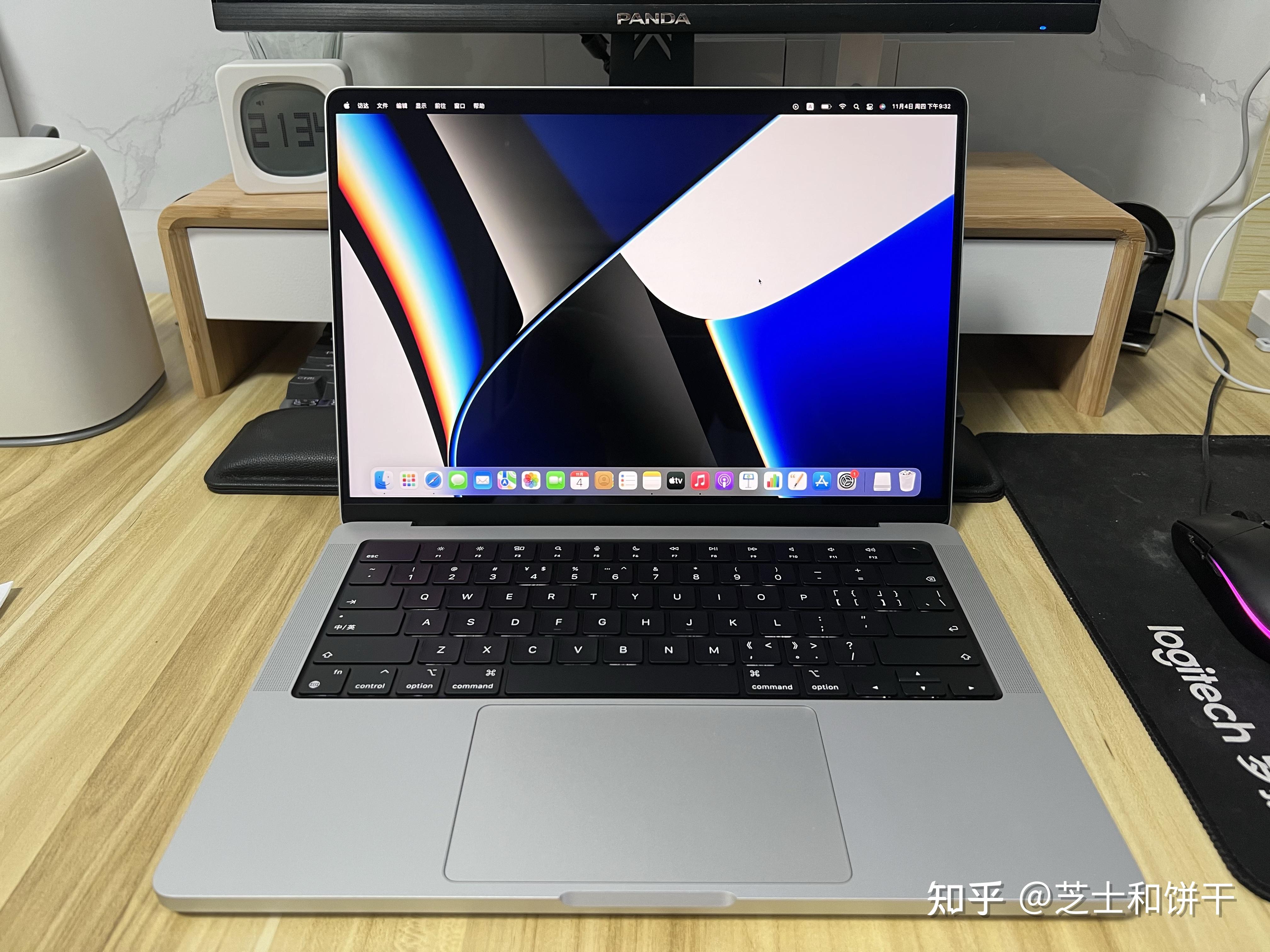 18岁macbookpro45岁能买吗青春与智慧，18岁MACBOOK PRO与45岁人生