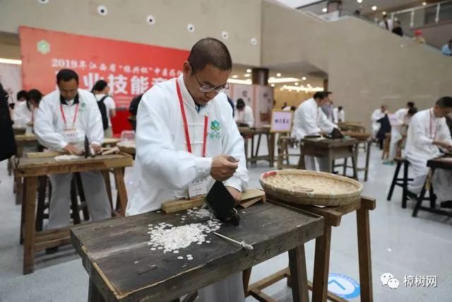 机械师技能，精湛技艺与专业素养-第1张图片