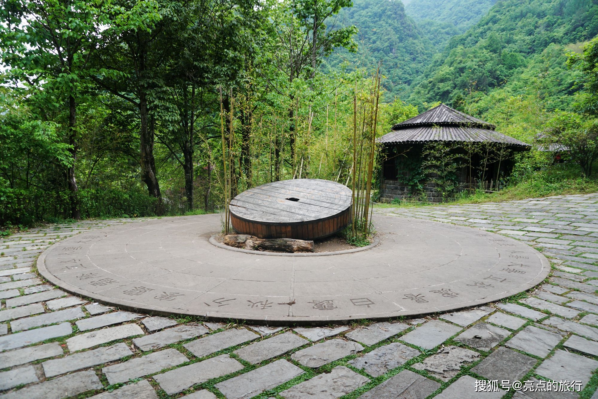 广东鹰坛，传统与现代交织的文化圣地-第2张图片