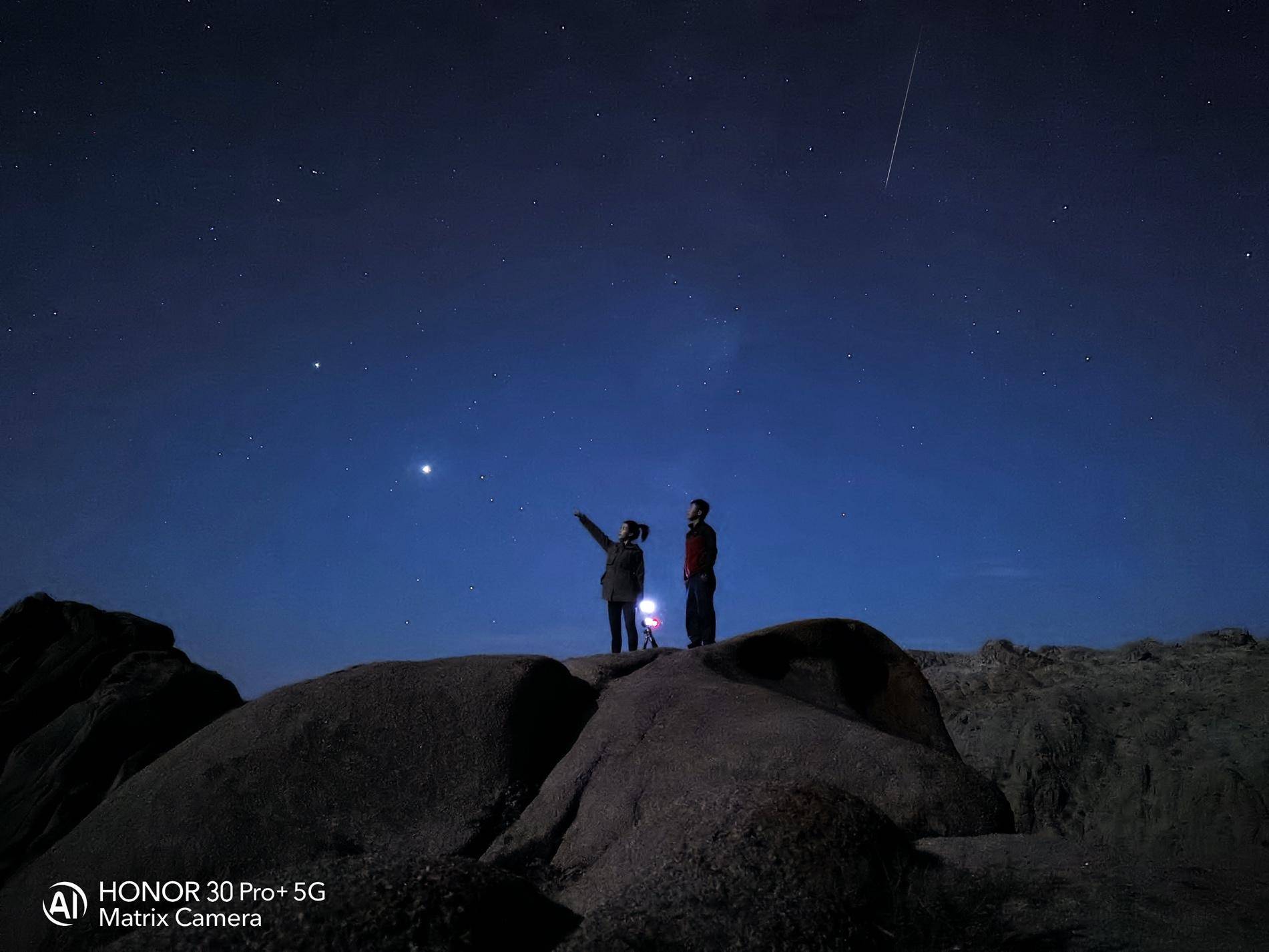 麻花天美星空果冻传媒TV，璀璨星河下的娱乐新篇章-第2张图片