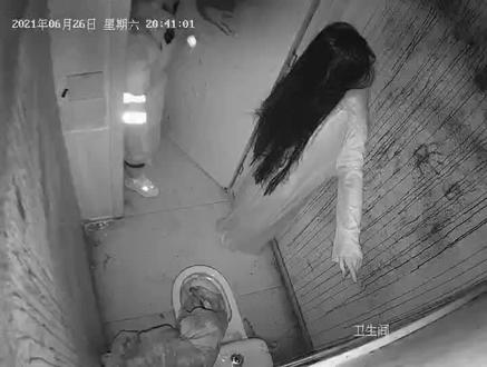 浴室少女自杀20浴室少女自杀