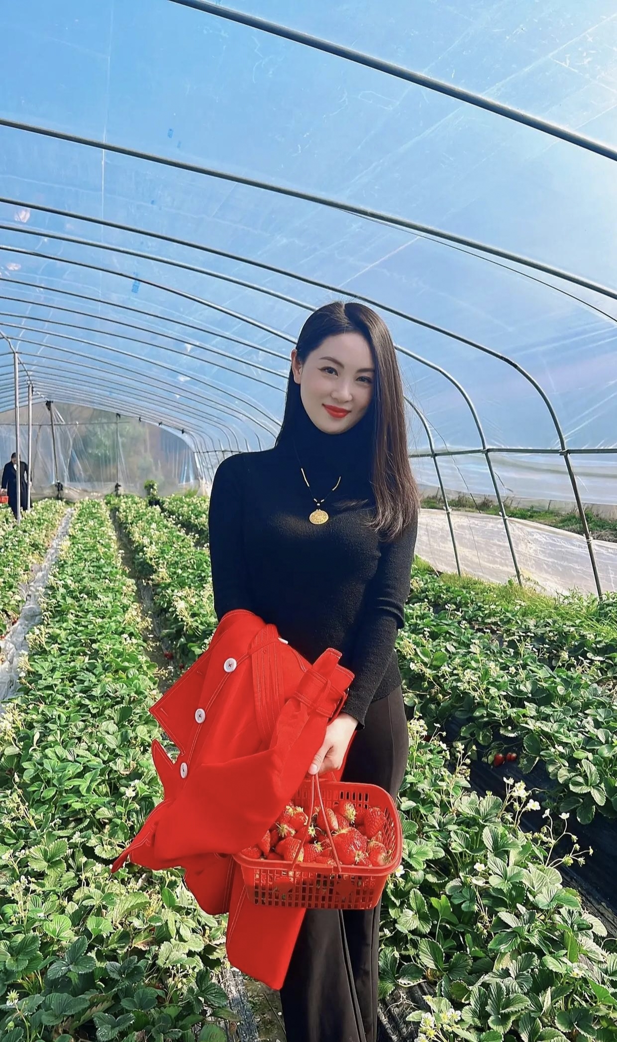 老师迈开腿让尝尝你的草莓是什么老师迈开腿让尝尝你的草莓