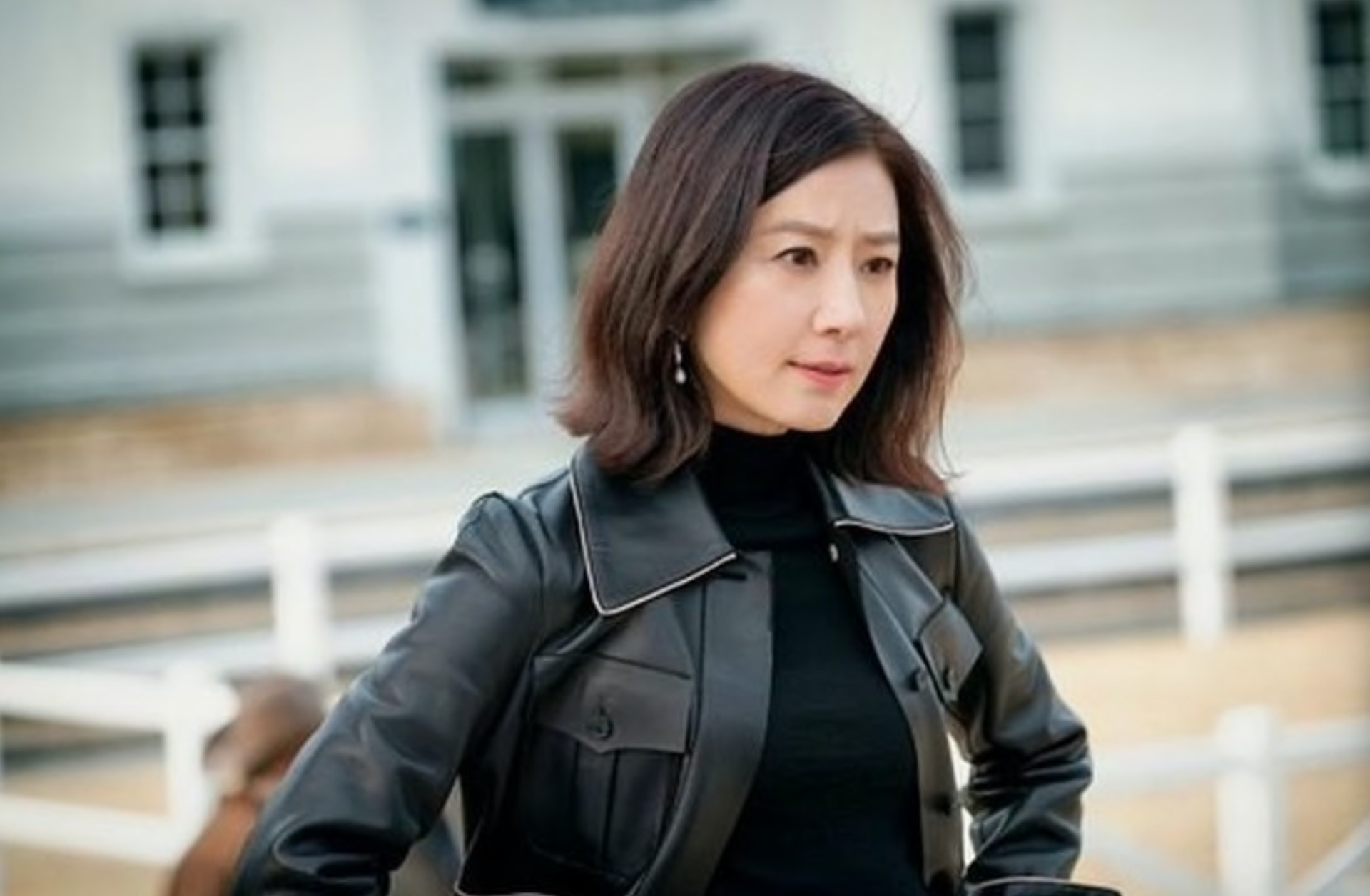 乱象之中的熟女世界——50岁女性的故事