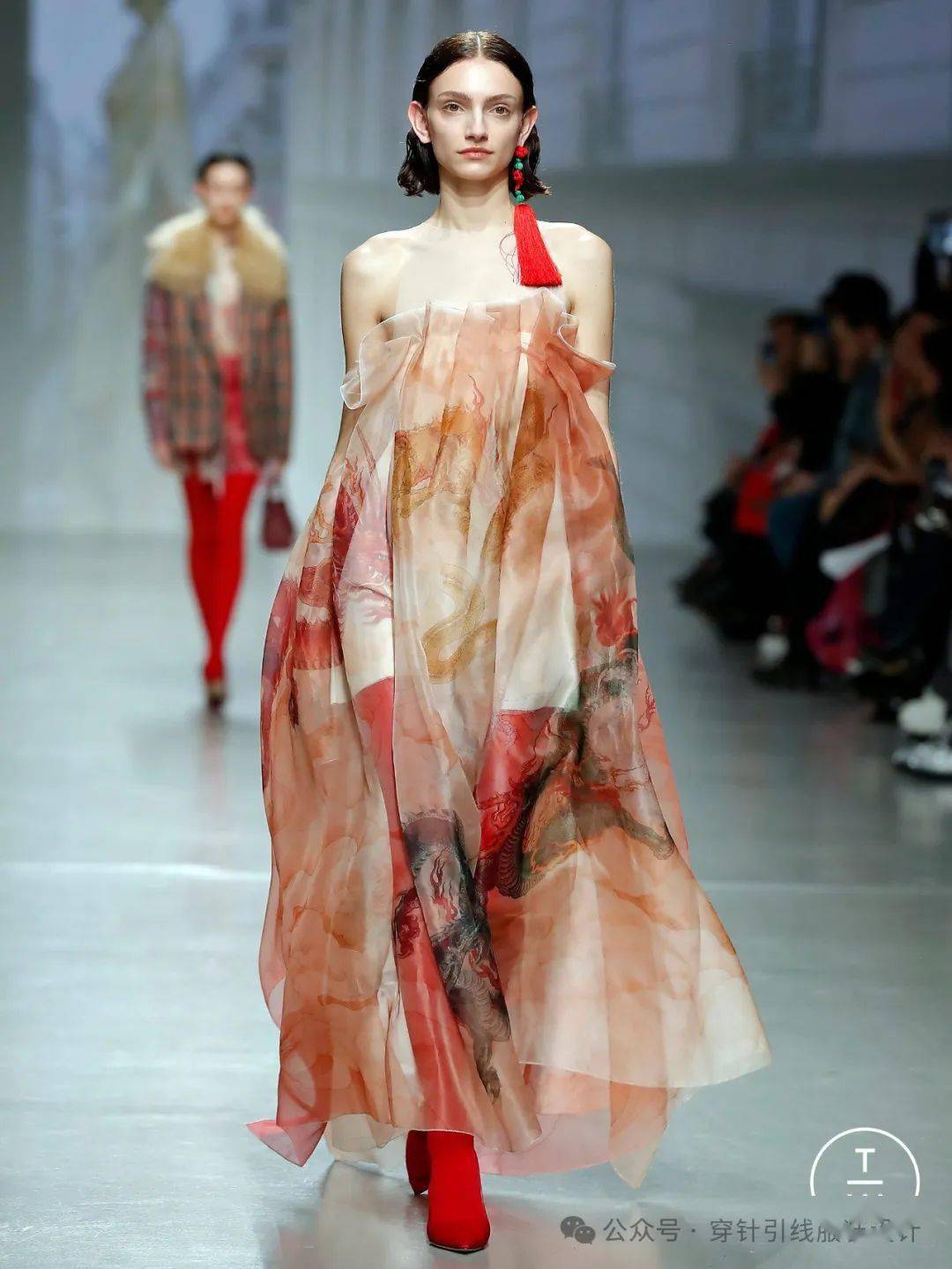 时装走秀全透视服装女装2020时装走秀全透视，2020女装时尚解读
